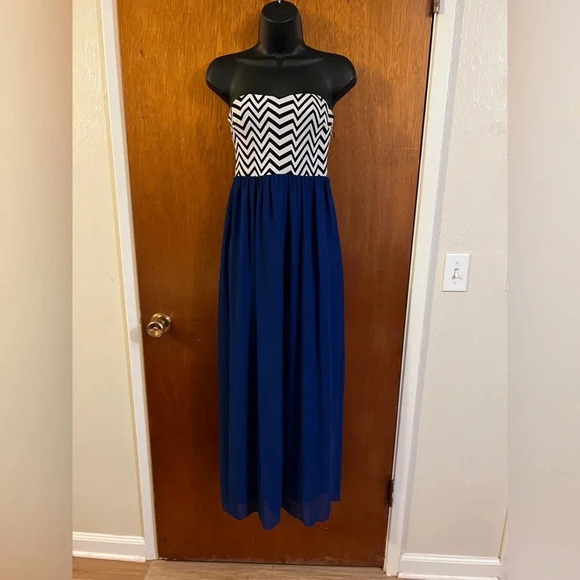 Sweet Storm Chevron Maxi Dress Small Strapless Blue Flowy 47β - Picture 10 of 16